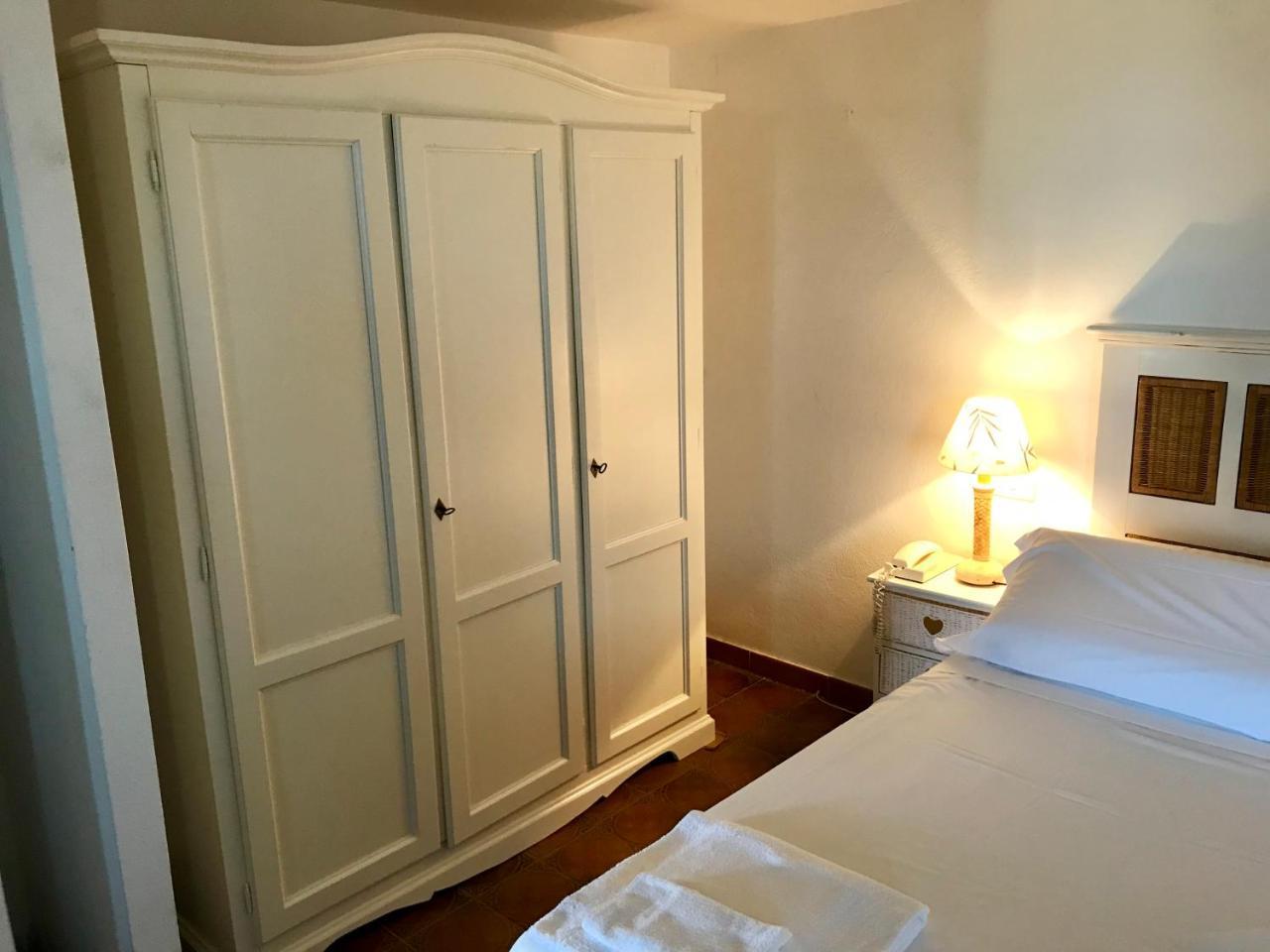 Hotel Su Meriagu カピターナ エクステリア 写真